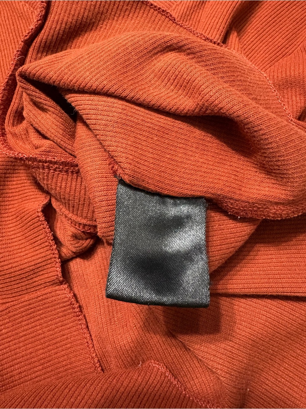 INTENTIONALLY BLANK Ribbed Button-Front V-Neck Top - Rust Orange - Picture 8 of 9